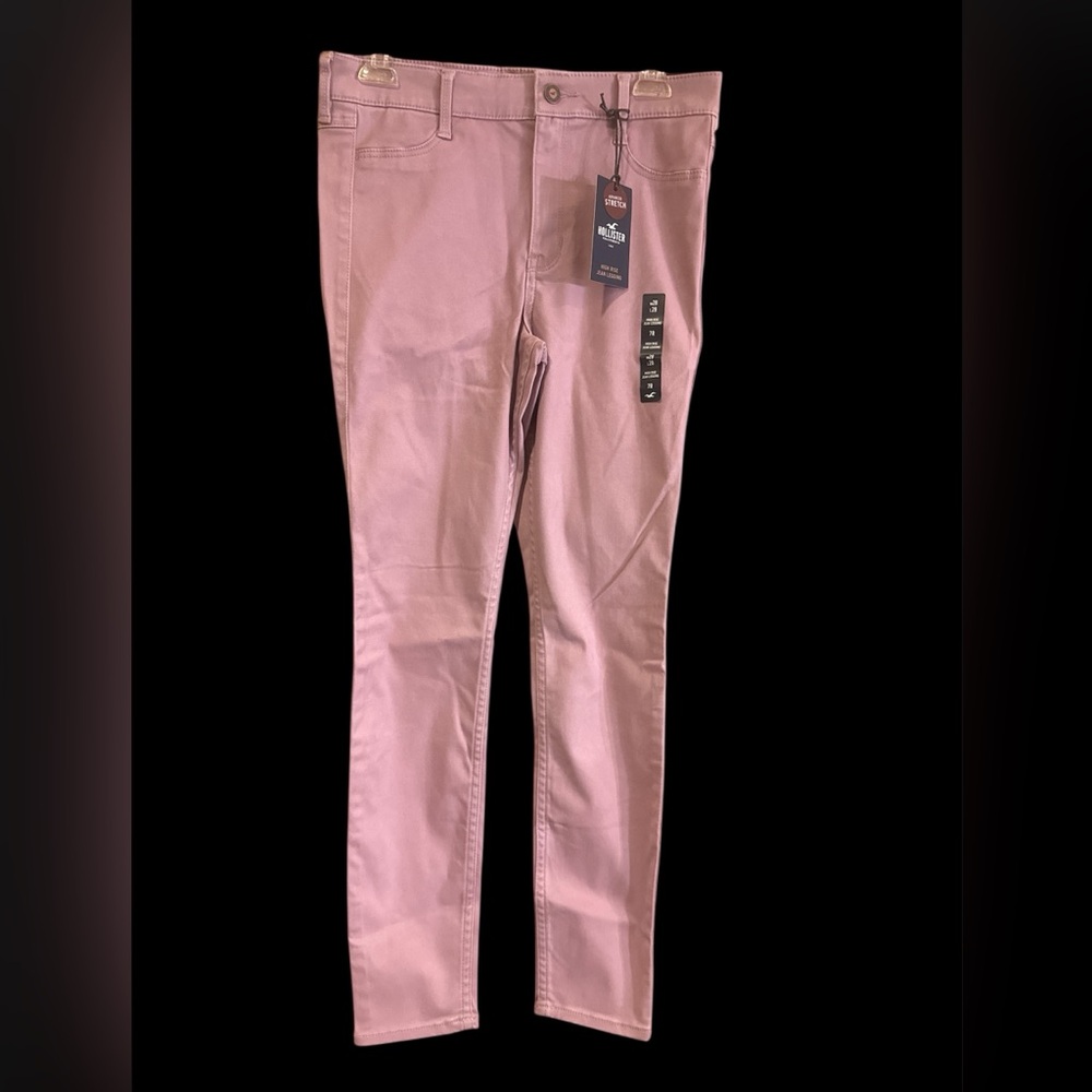 HOLLISTER WOMENS HIGH RISE JEAN LEGGING MAUVE 
BNWT SIZE - 7R
